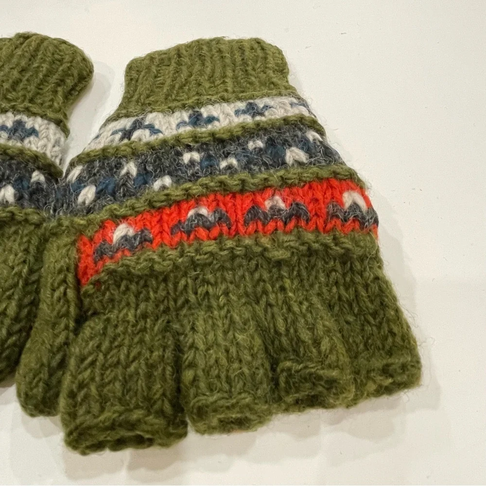 Turtle Fur Cozy Olive Knit Mittens with Pattern, M/L